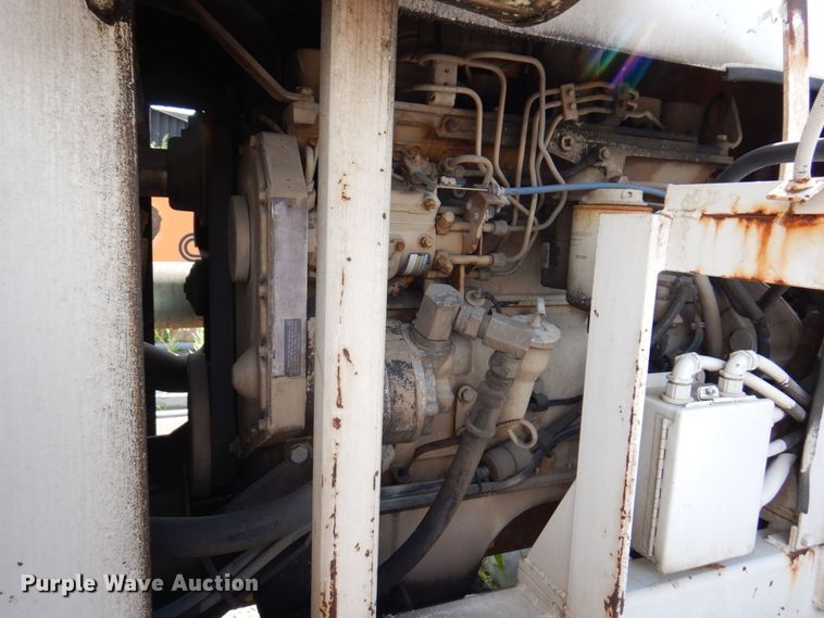 image for item KR9246 1997 CME 75  drilling rig truck bed