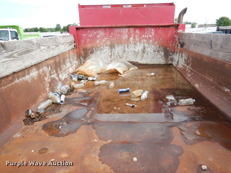 image for item KR9269 1998 International 4900  dump truck