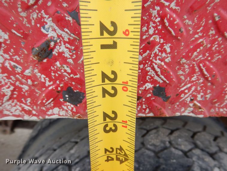 image for item KR9269 1998 International 4900  dump truck