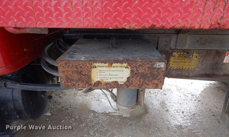 image for item KR9269 1998 International 4900  dump truck