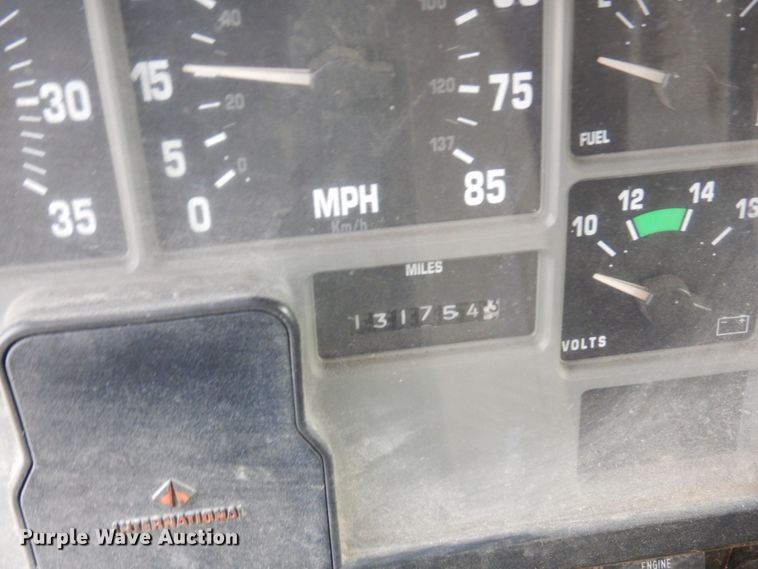 image for item KR9269 1998 International 4900  dump truck