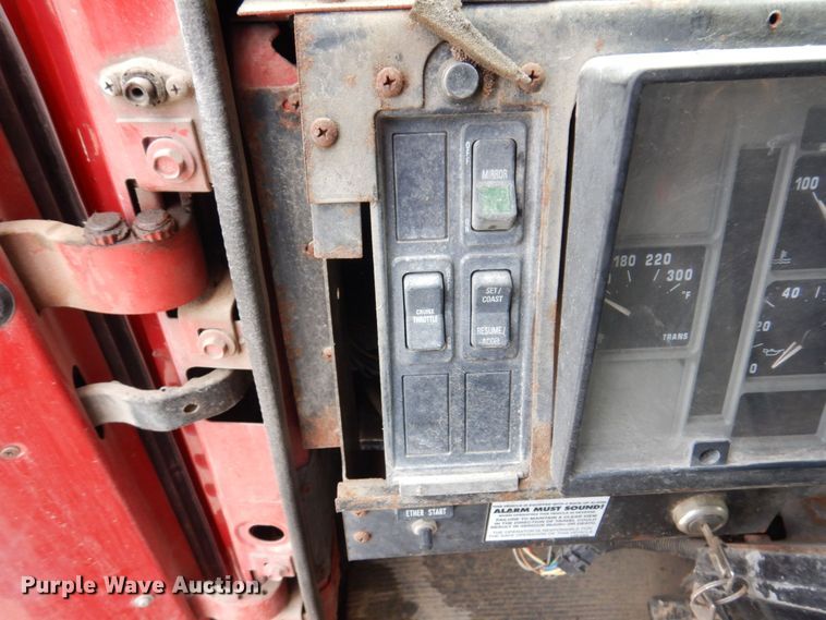 image for item KR9269 1998 International 4900  dump truck