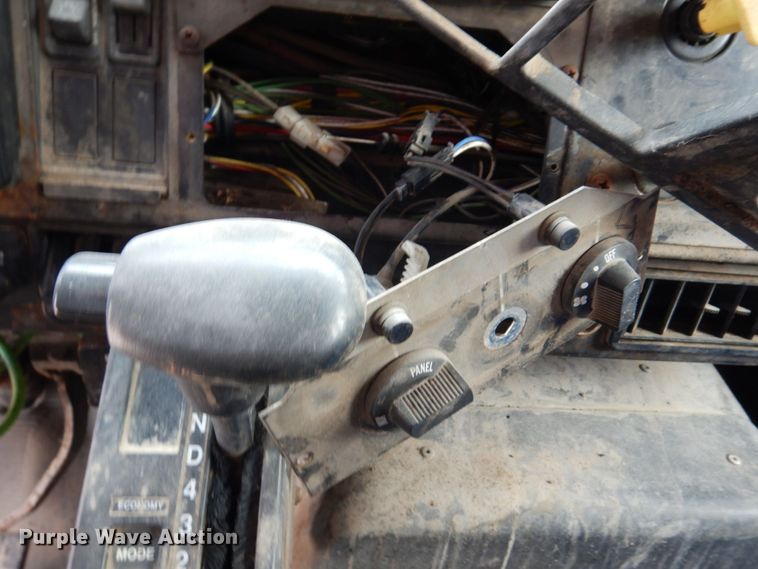 image for item KR9269 1998 International 4900  dump truck