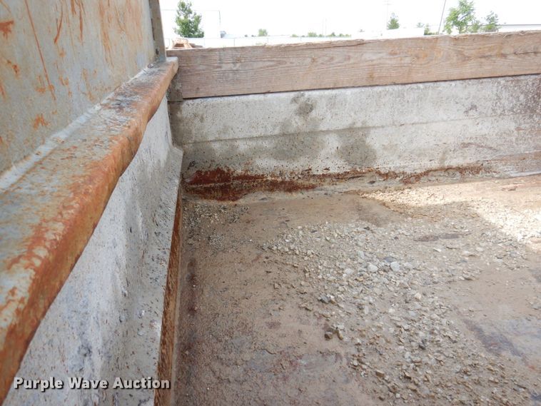 image for item KR9270 2003 GMC C8500  dump truck