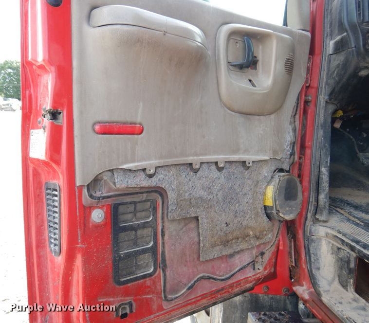 image for item KR9270 2003 GMC C8500  dump truck