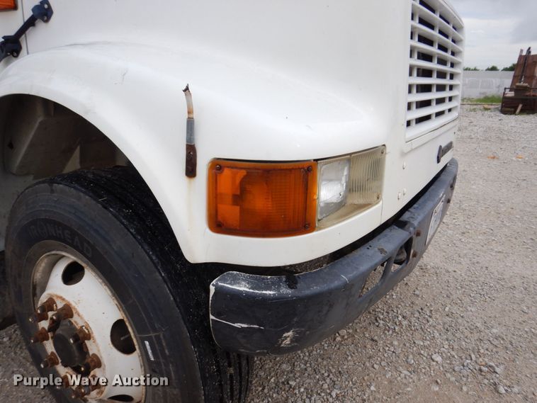 image for item KR9271 1995 International 4900  dump truck