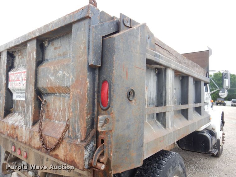 image for item KR9271 1995 International 4900  dump truck