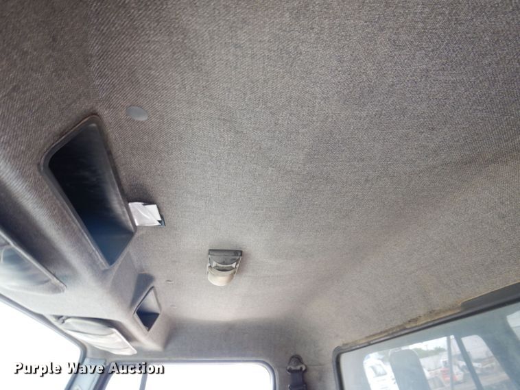 image for item KR9271 1995 International 4900  dump truck