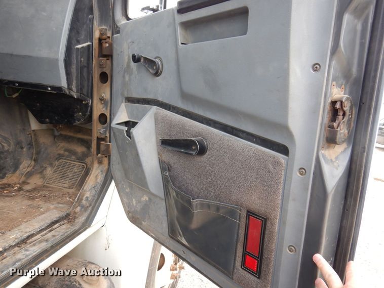 image for item KR9271 1995 International 4900  dump truck