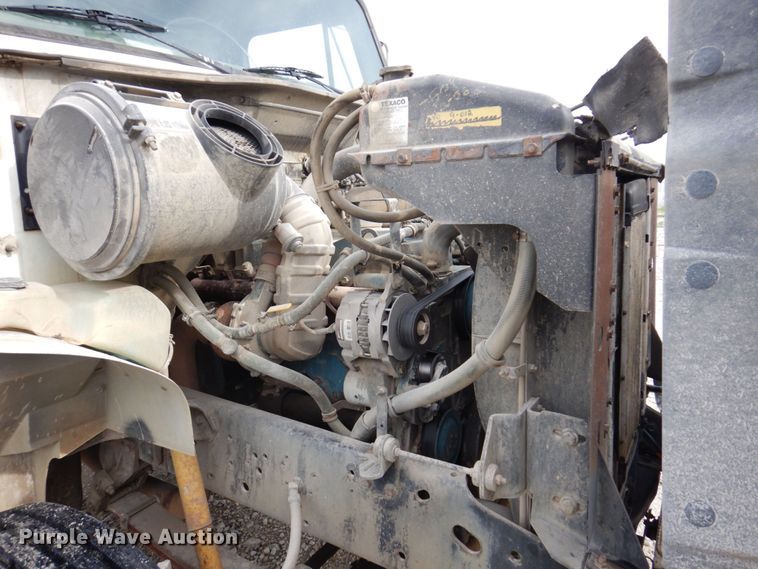 image for item KR9271 1995 International 4900  dump truck