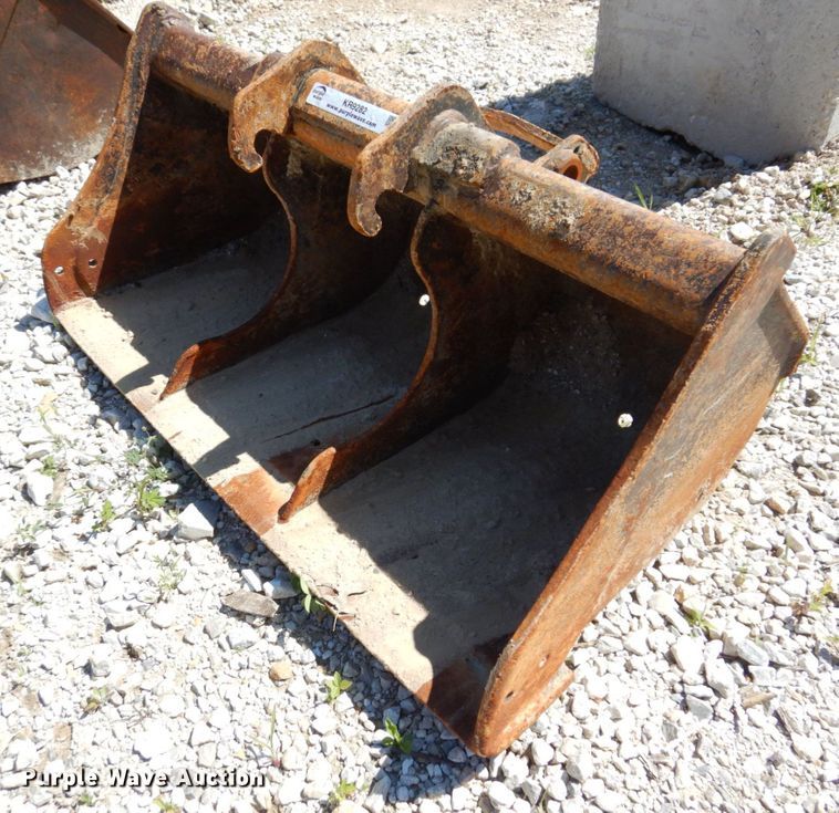 image for item KR9282 Bobcat  excavator bucket