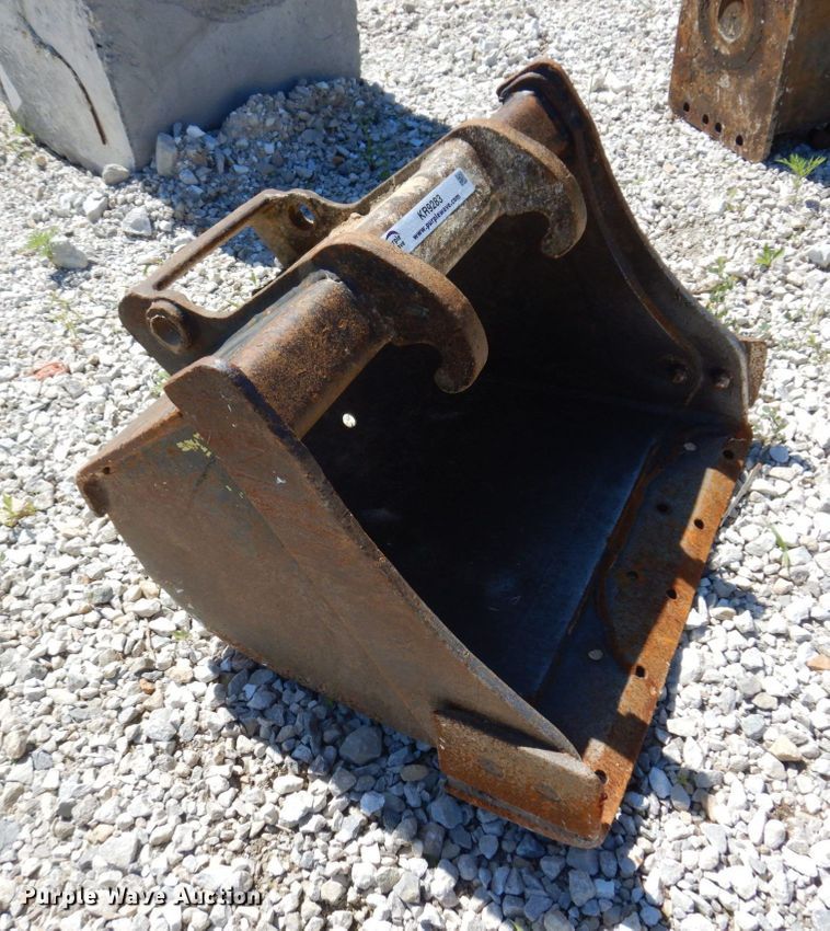 image for item KR9283 Bobcat  excavator bucket