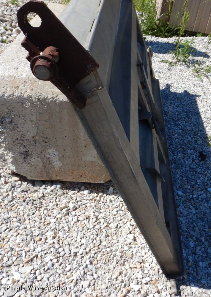 image for item KR9286 End dump end gate