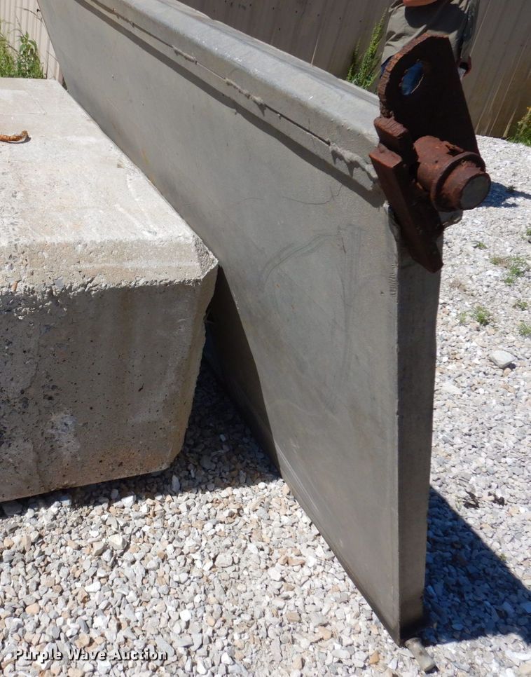 image for item KR9286 End dump end gate