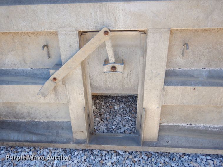 image for item KR9286 End dump end gate