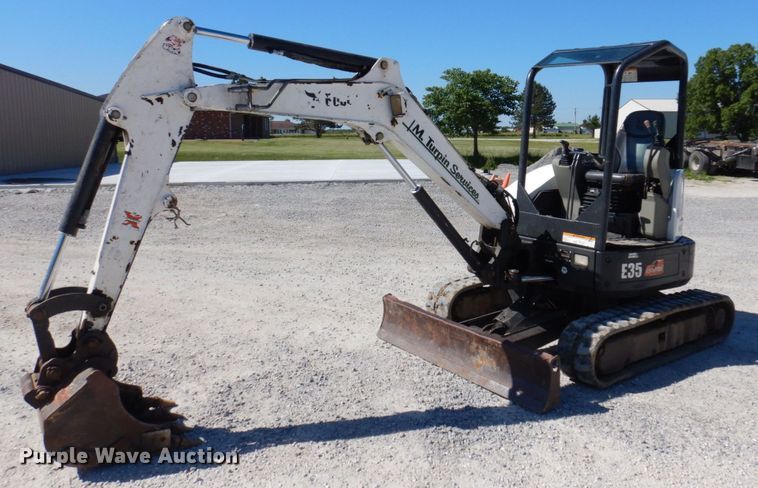 image for item KR9287 2013 Bobcat E35  mini excavator