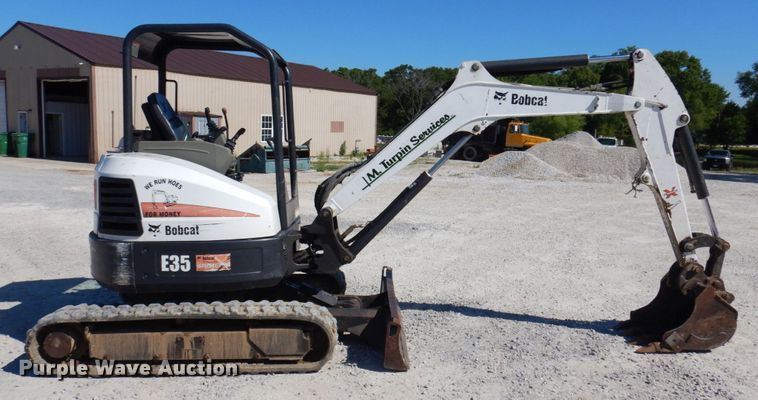 image for item KR9287 2013 Bobcat E35  mini excavator