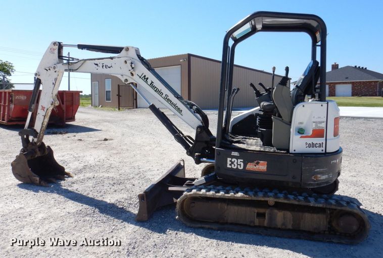 image for item KR9287 2013 Bobcat E35  mini excavator