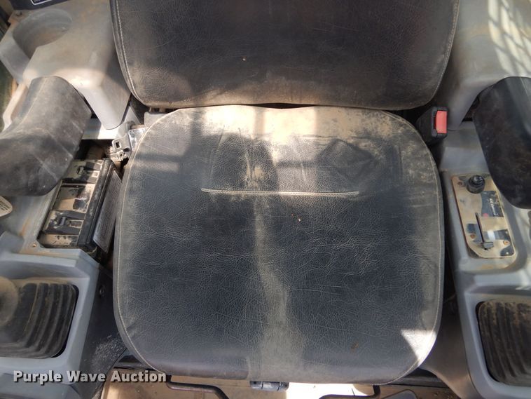 image for item KS9910 Kubota SVL90-2  tracked skid steer loader