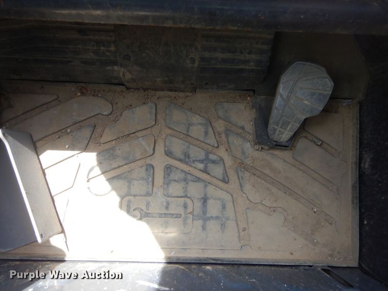 image for item KS9910 Kubota SVL90-2  tracked skid steer loader