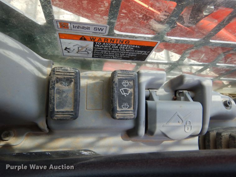 image for item KS9910 Kubota SVL90-2  tracked skid steer loader