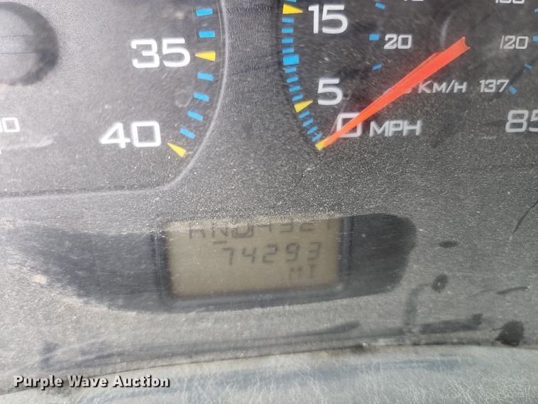 image for item KT9867 2006 International 7600  vacuum truck