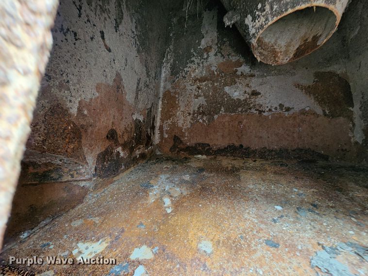 image for item KT9867 2006 International 7600  vacuum truck