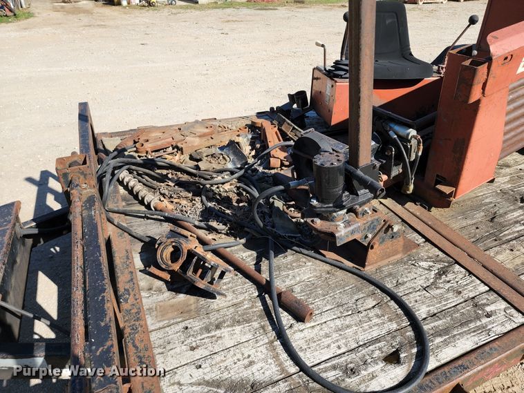 image for item KT9883 1996 Ditch Witch JT820  directional boring unit