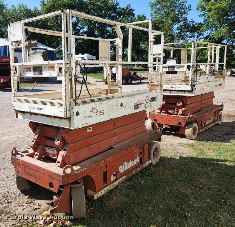 image for item KT9886 1997 Snorkel SL25 Wildcat  scissor lift