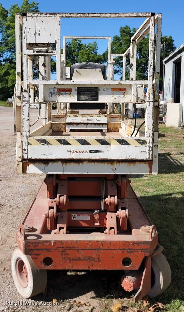 image for item KT9886 1997 Snorkel SL25 Wildcat  scissor lift