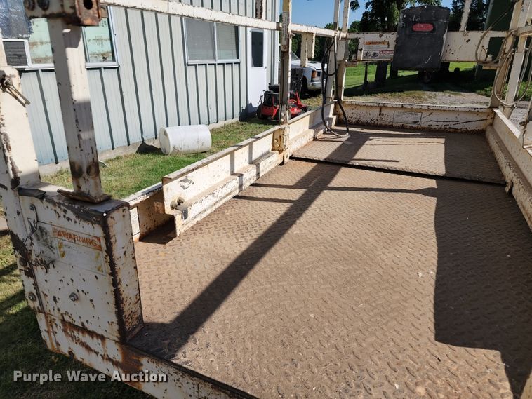 image for item KT9886 1997 Snorkel SL25 Wildcat  scissor lift