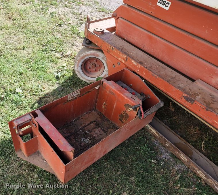 image for item KT9886 1997 Snorkel SL25 Wildcat  scissor lift