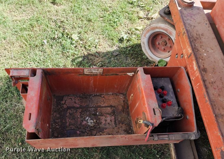 image for item KT9886 1997 Snorkel SL25 Wildcat  scissor lift