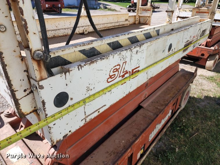 image for item KT9886 1997 Snorkel SL25 Wildcat  scissor lift