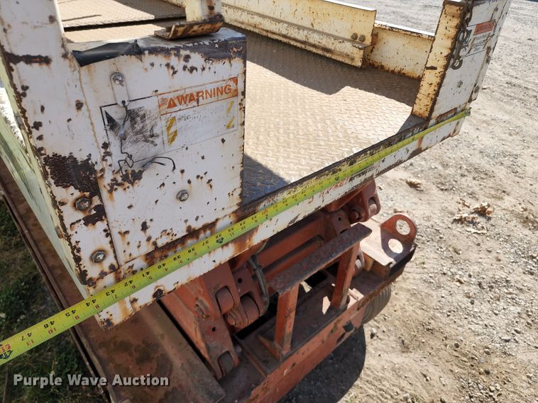image for item KT9886 1997 Snorkel SL25 Wildcat  scissor lift