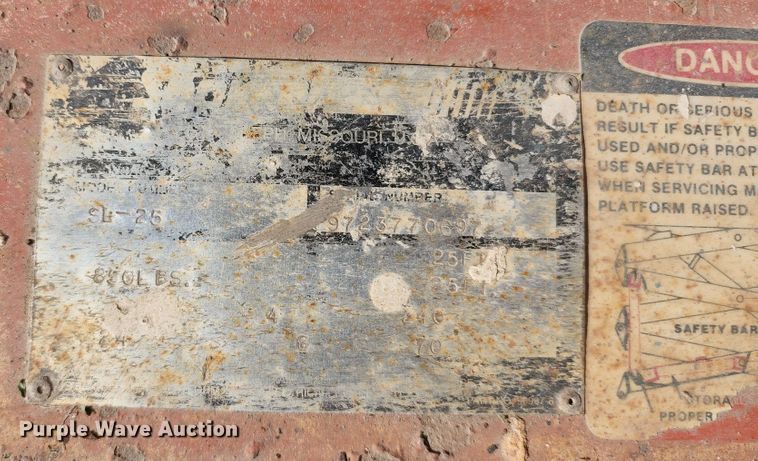 image for item KT9886 1997 Snorkel SL25 Wildcat  scissor lift