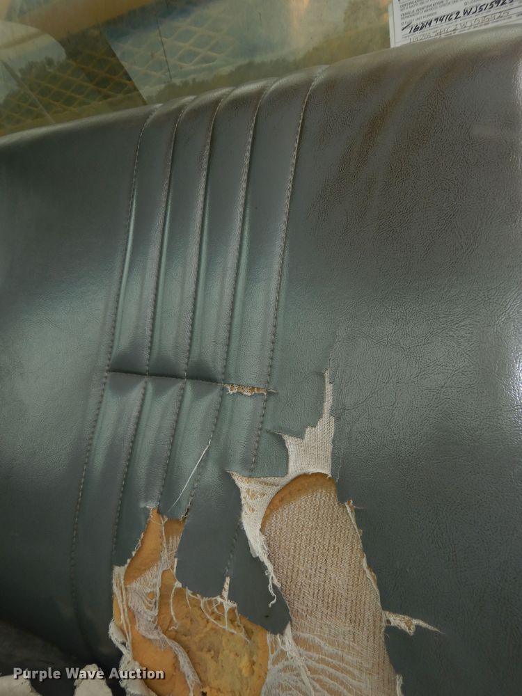 image for item MD9145 1998 GMC C7500  drilling rig truck