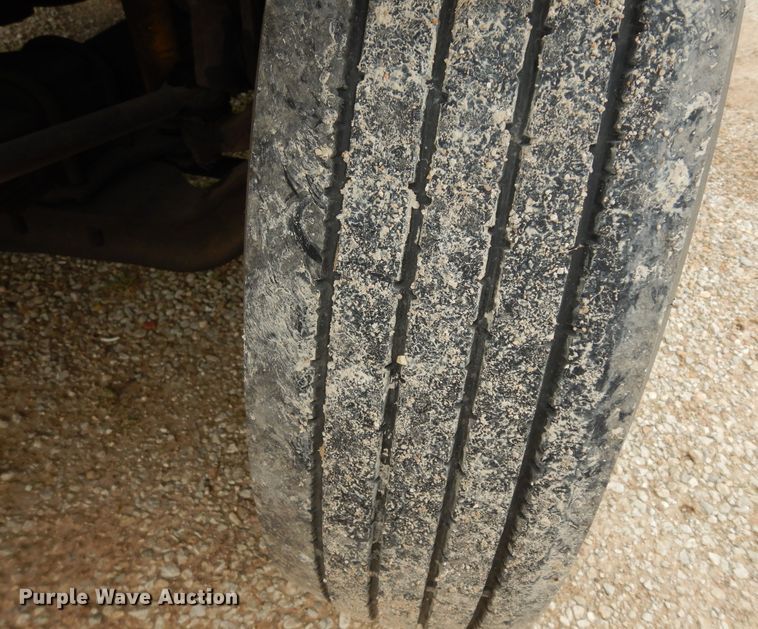 image for item MD9145 1998 GMC C7500  drilling rig truck