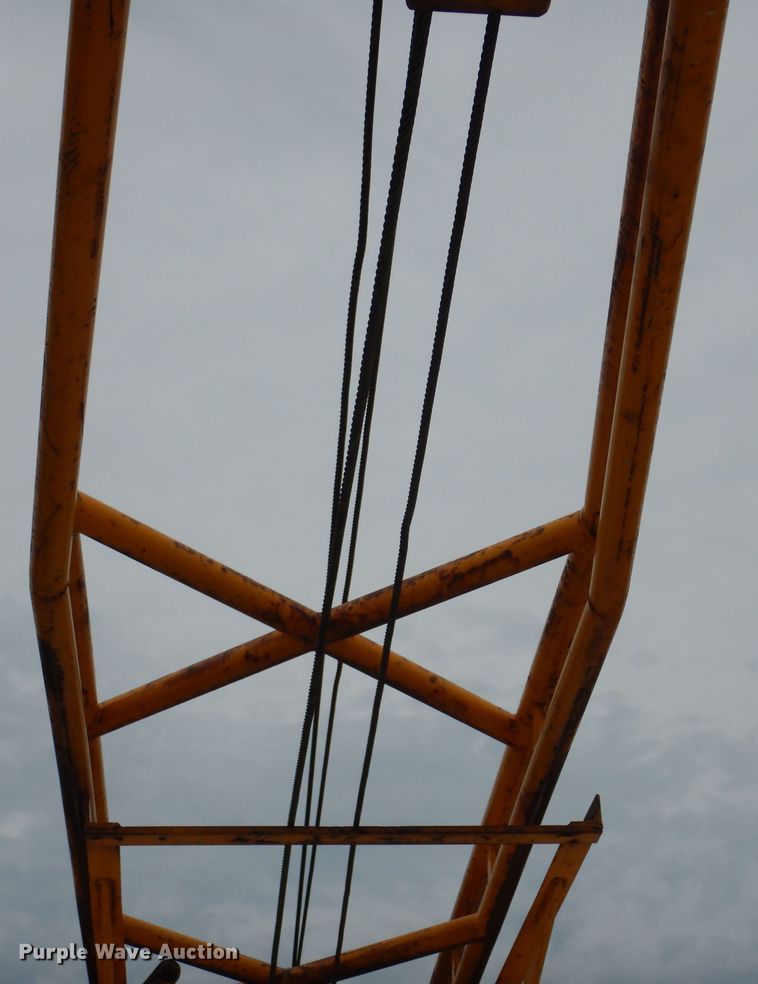 image for item MD9145 1998 GMC C7500  drilling rig truck