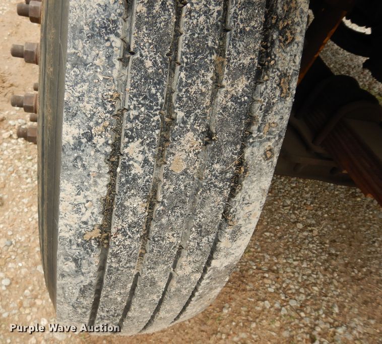 image for item MD9145 1998 GMC C7500  drilling rig truck