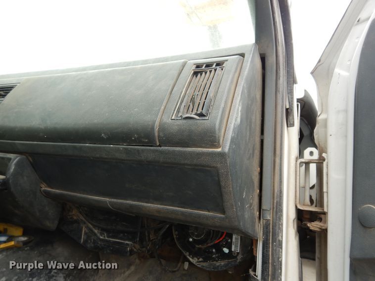 image for item MD9145 1998 GMC C7500  drilling rig truck