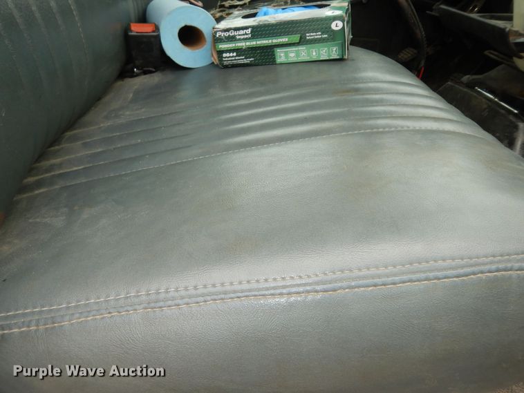 image for item MD9145 1998 GMC C7500  drilling rig truck