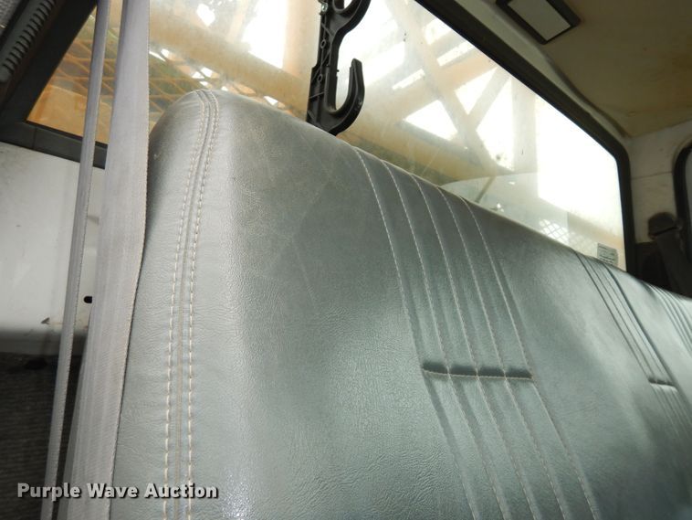 image for item MD9145 1998 GMC C7500  drilling rig truck