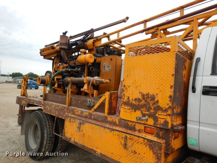 image for item MD9145 1998 GMC C7500  drilling rig truck