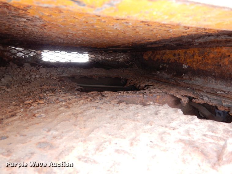 image for item MD9145 1998 GMC C7500  drilling rig truck