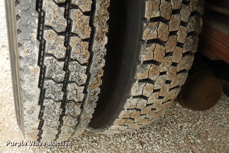 image for item MD9145 1998 GMC C7500  drilling rig truck