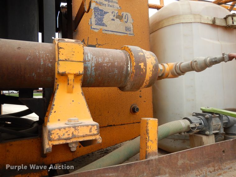 image for item MD9145 1998 GMC C7500  drilling rig truck