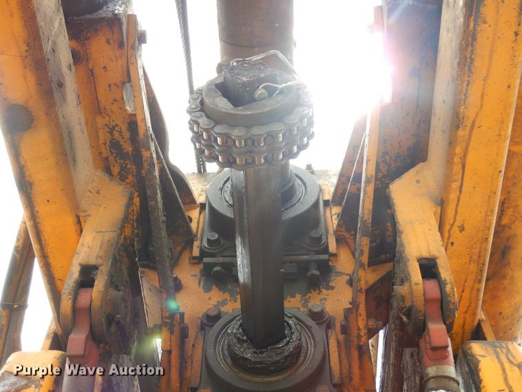 image for item MD9145 1998 GMC C7500  drilling rig truck