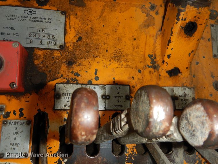 image for item MD9145 1998 GMC C7500  drilling rig truck