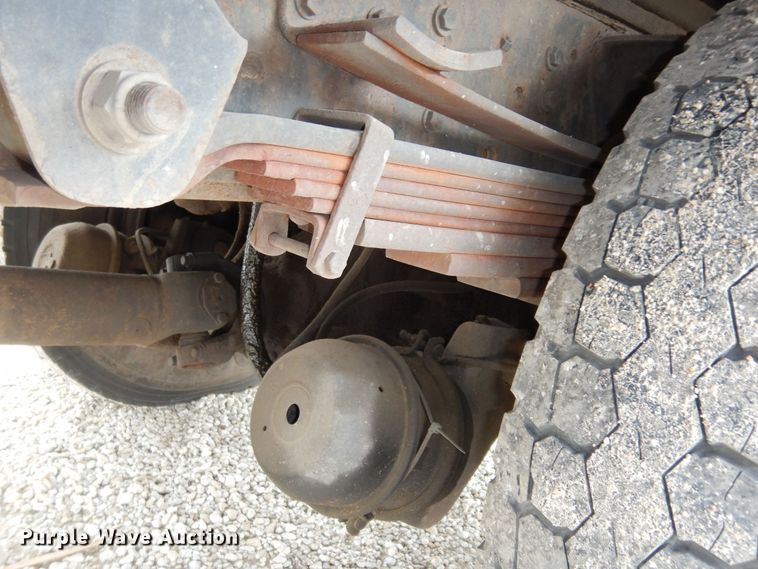 image for item MD9145 1998 GMC C7500  drilling rig truck